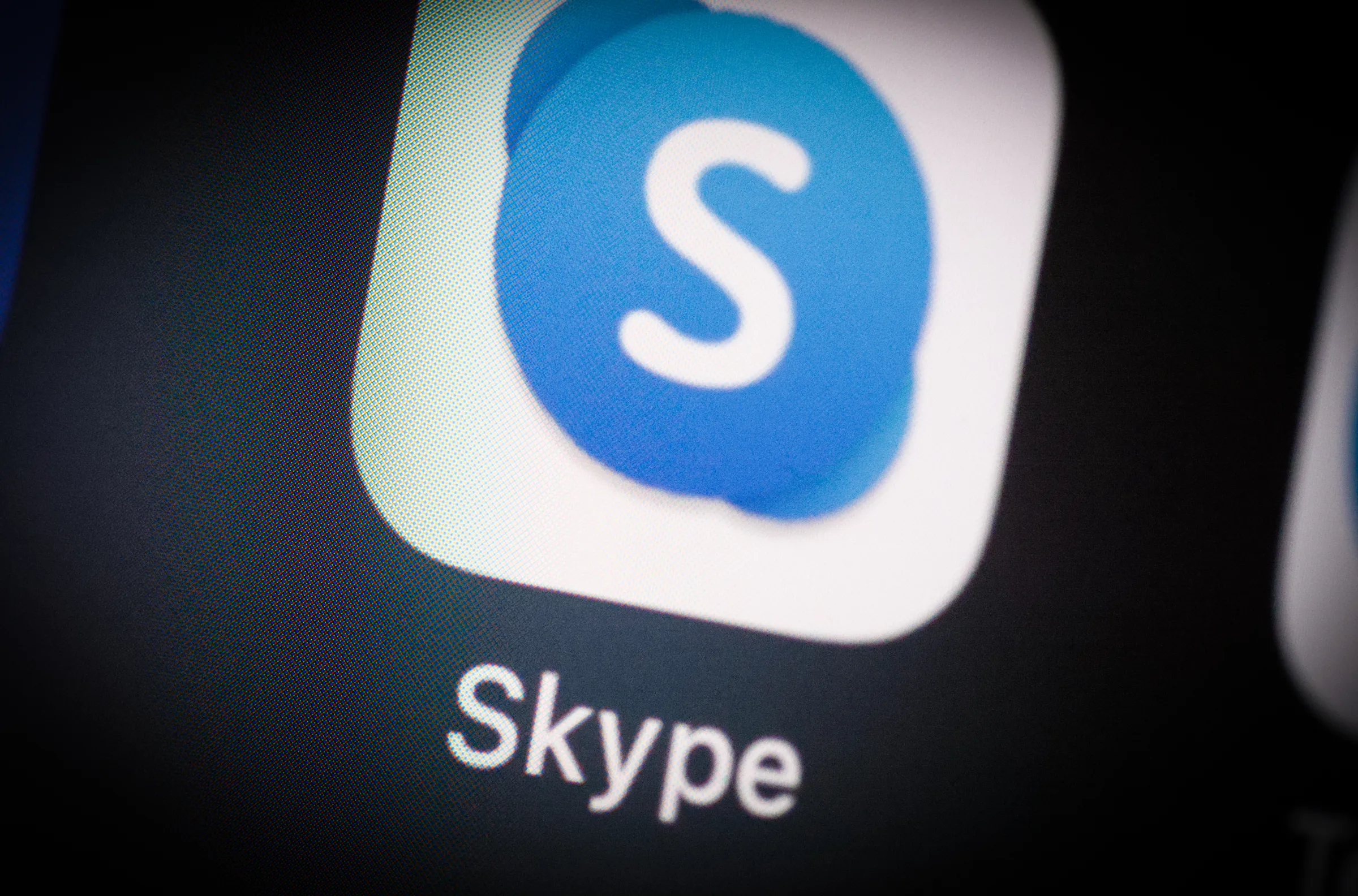 Microsoft Chiude Skype: Cosa Cambia per gli Utenti